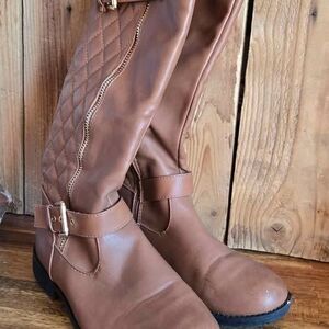 Belladia Women's Knee High Riding Boots Size 6 Brown Quilted Buckle Side Zipper